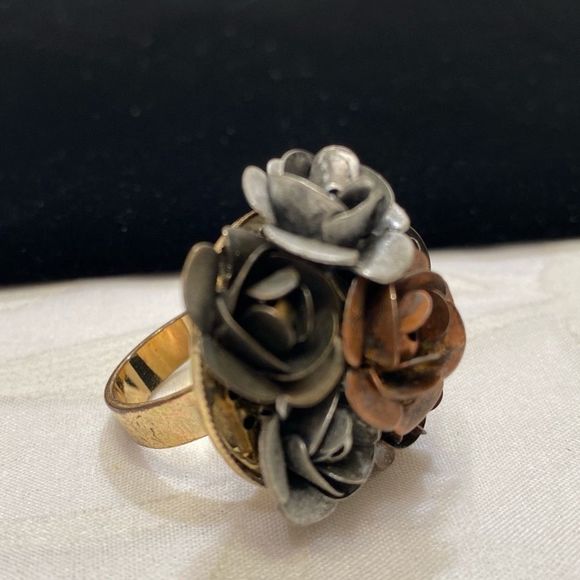 Vintage Multi Color Flower Ring - Picture 7 of 8
